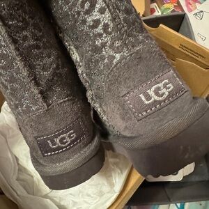 Like new toddler uggs- leopard print, glitter